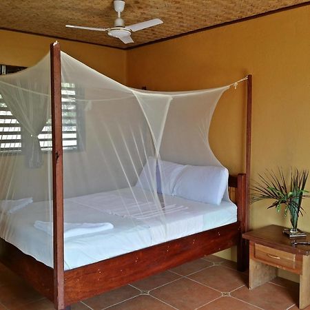 Casa Rosa Taytay Hotell Palawan Exteriör bild