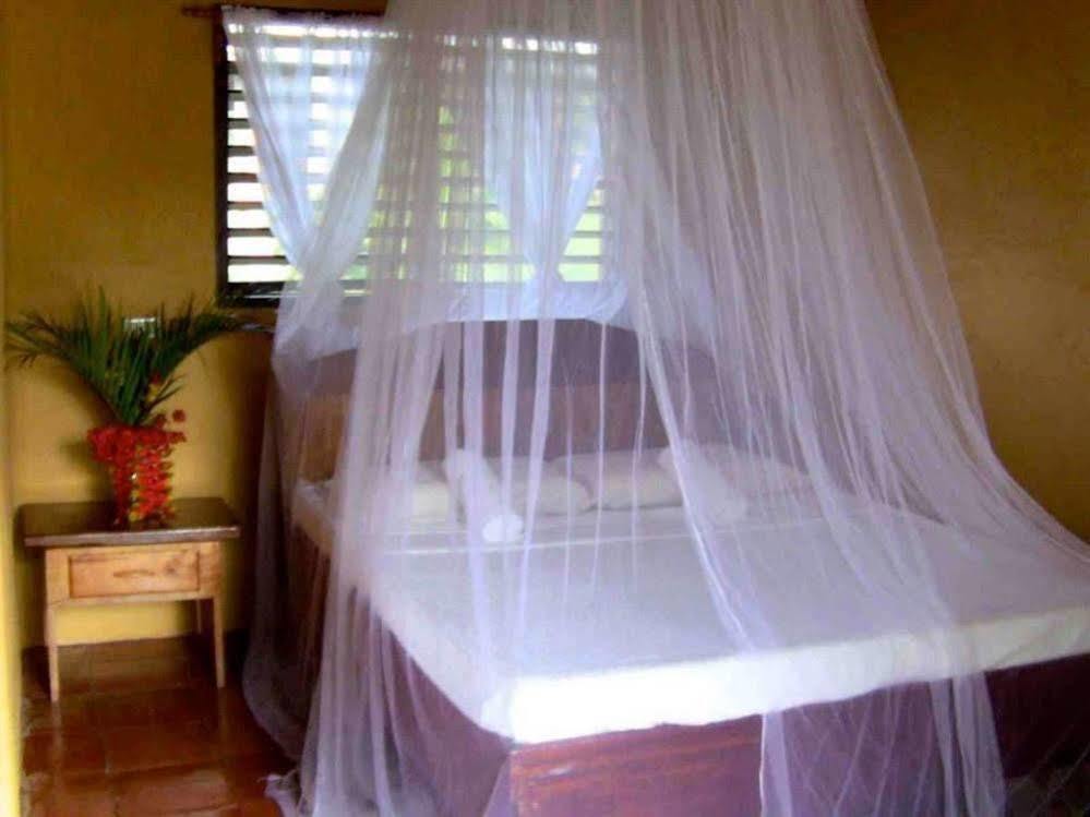 Casa Rosa Taytay Hotell Palawan Exteriör bild