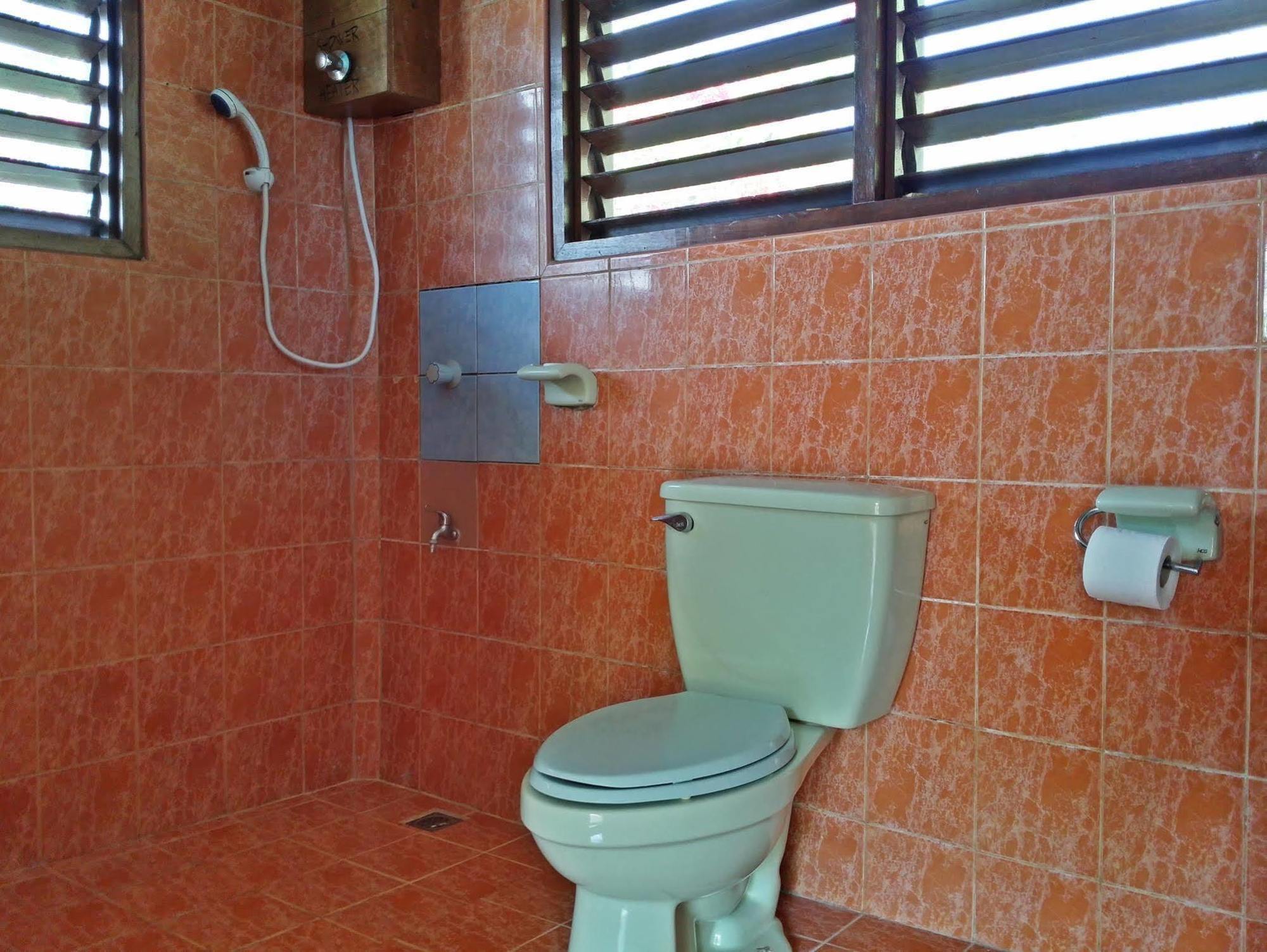 Casa Rosa Taytay Hotell Palawan Exteriör bild