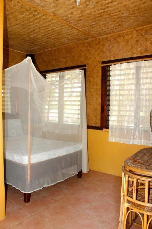 Casa Rosa Taytay Hotell Palawan Exteriör bild